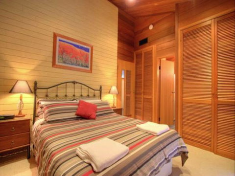 Edelweiss Hutte - Tourism Adelaide 3