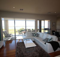 LJ Hooker Goolwa Holiday Rentals - 42 Underwood Avenue Goolwa Beach - Tourism Adelaide