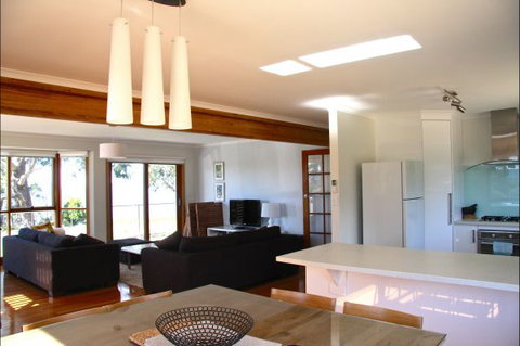 Darlington Beach House @ Spring Beach - Tourism Adelaide 0