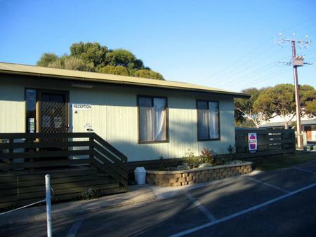 Lake Albert Caravan Park - Tourism Adelaide 0