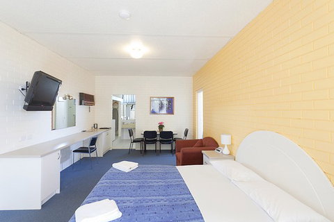 Statesman Motor Inn - Tourism Adelaide 1