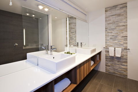 BEST WESTERN PLUS Ballarat Suites - Tourism Adelaide 0