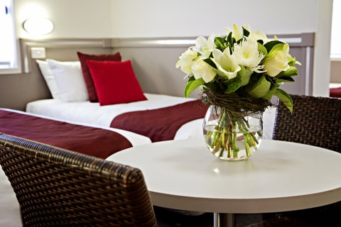 Governor Macquarie Motor Inn - Tourism Adelaide 4