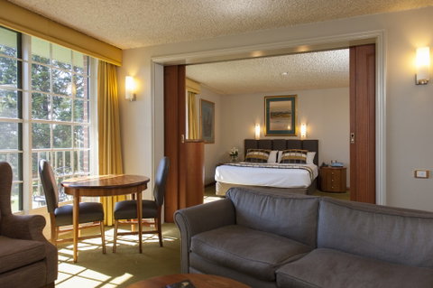 Country Club Tasmania - Tourism Adelaide 3