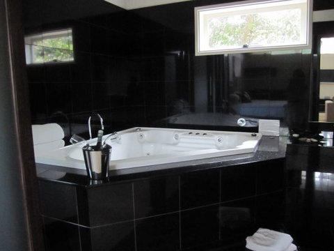 Arusha B&B Retreat - Tourism Adelaide 0