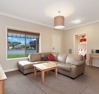 Hamilton Accommodation - Tourism Adelaide