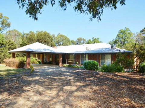 Abelia House - Tourism Adelaide 0