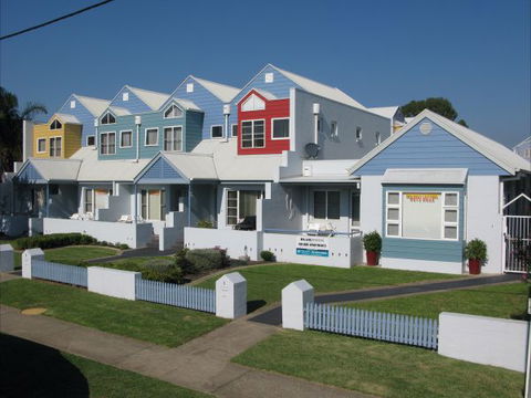 Bluedock Apartments - Tourism Adelaide 0