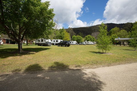 Bright Freeburgh Caravan Park - Tourism Adelaide 0