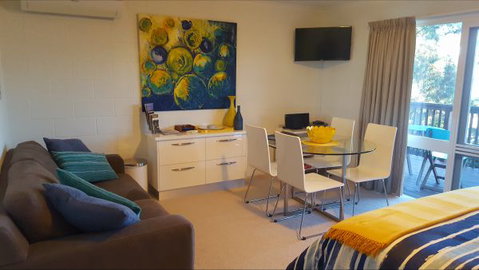Charbella's On Norma - Tourism Adelaide 3