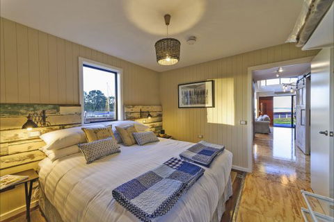 Coastal Pods Wynyard - Tourism Adelaide 7