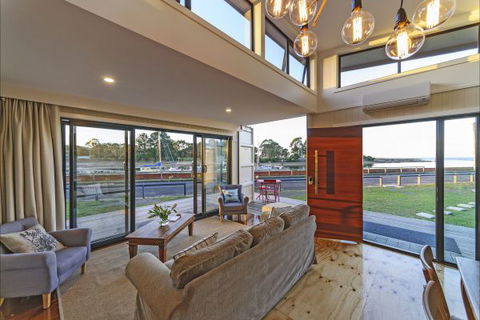 Coastal Pods Wynyard - Tourism Adelaide 9