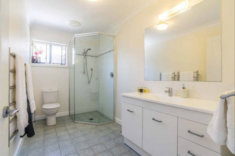 Kookaburra Retreat - Tourism Adelaide 6