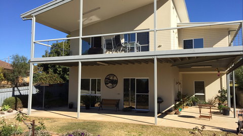 Lyreen's Apartment Bed And Breakfast - Tourism Adelaide 0
