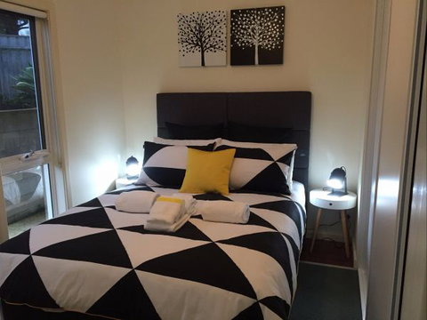 Lyreen's Apartment Bed And Breakfast - Tourism Adelaide 3