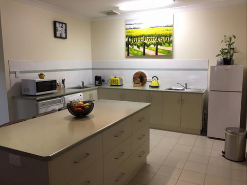 Lyreen's Apartment Bed And Breakfast - Tourism Adelaide 5