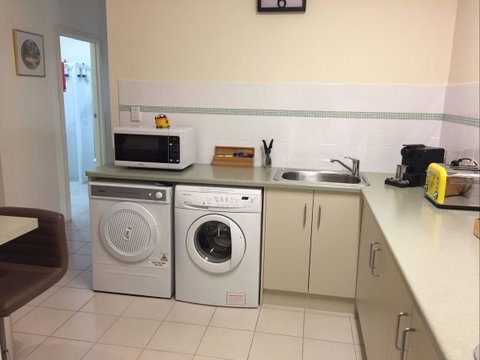 Lyreen's Apartment Bed And Breakfast - Tourism Adelaide 10