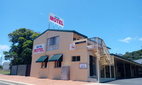 Sail Inn - Yeppoon - Tourism Adelaide 1