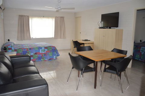 The Rover Holiday Units/Motel - Tourism Adelaide 4
