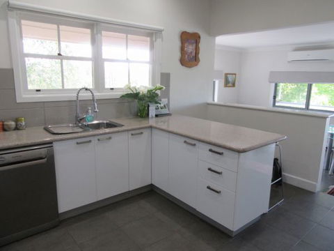 Valley View Cottage - Tourism Adelaide 1