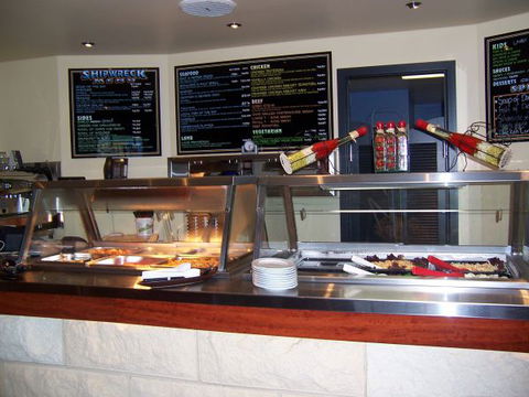 Victoria Hotel - Tourism Adelaide 1