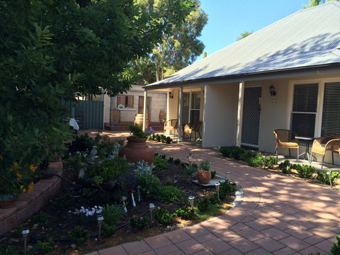 Hahndorf Oak Tree Cottages - Tourism Adelaide 0