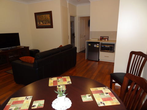 Hahndorf Oak Tree Cottages - Tourism Adelaide 4