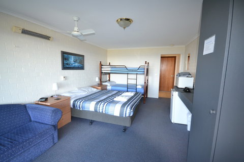 Skenes Creek Lodge Motel - Tourism Adelaide 3