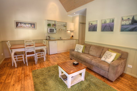 Autumn Affair Cottage 7 - Tourism Adelaide 1