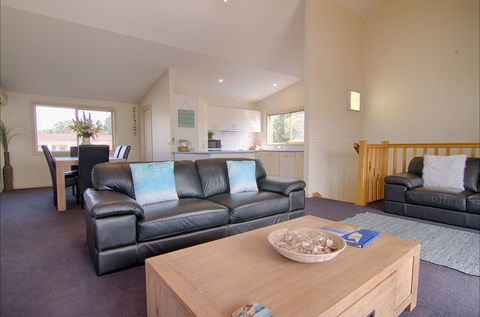 Beach Holiday Unit - Tourism Adelaide 1