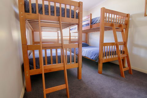 Beach Holiday Unit - Tourism Adelaide 9