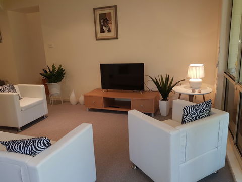 Ellie's Hide-Away At Malua Bay - Tourism Adelaide 2