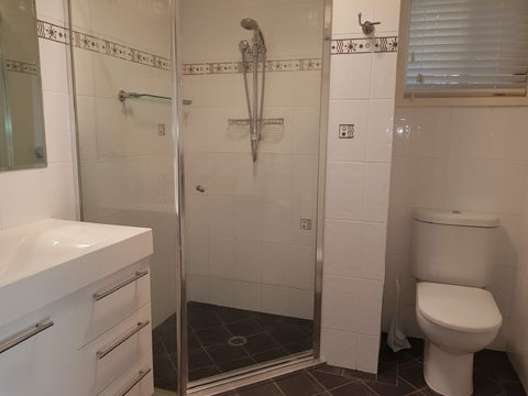 Ellie's Hide-Away At Malua Bay - Tourism Adelaide 8