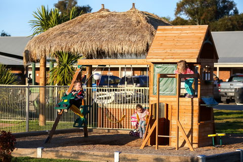 Howlong Country Golf Club Motel - Tourism Adelaide 2
