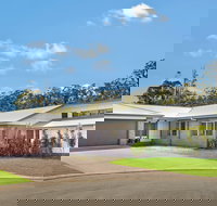 Lakeside Lodge Lake Cathie - Tourism Adelaide