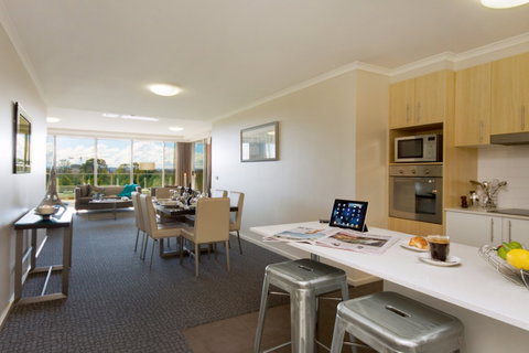 Pacific Suites Canberra - Tourism Adelaide 4