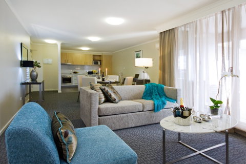 Pacific Suites Canberra - Tourism Adelaide 5