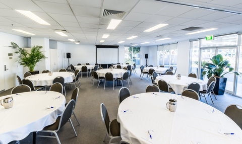 Pacific Suites Canberra - Tourism Adelaide 8