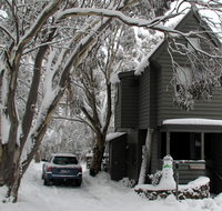 Wallace's - Crystal Creek Chalet 1 - Tourism Adelaide