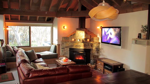 Wallace's - Crystal Creek Chalet 1 - Tourism Adelaide 2