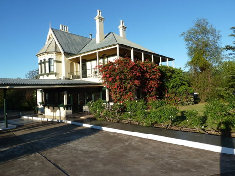 Airlie House Motor Inn - Tourism Adelaide 0