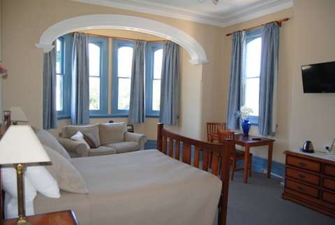 Airlie House Motor Inn - Tourism Adelaide 1