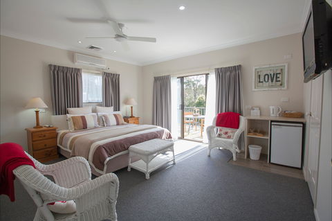 Batemans Bay Manor - Tourism Adelaide 0