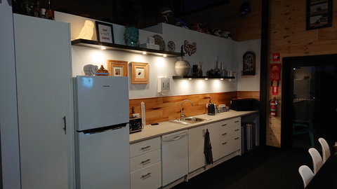 Bed In A Shed Tasmania - Tourism Adelaide 2