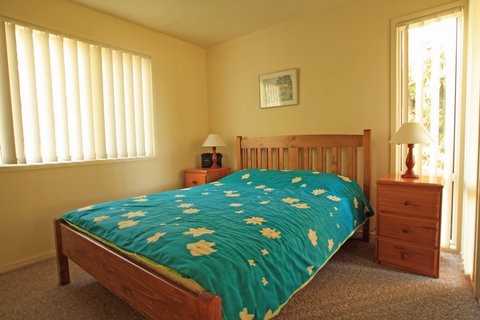 Berrara Lagoon Front Chalet - Tourism Adelaide 1