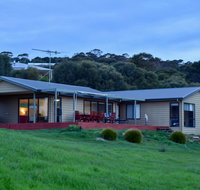 Penneshaw Lodge - Tourism Adelaide