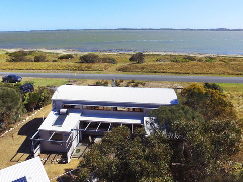 Coorong Aurora - Breathtaking Waterfront Escape - Tourism Adelaide 0