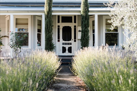 La Maison St Arnaud B&B - Tourism Adelaide 0