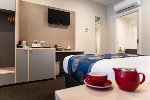 Leumeah Lodge - Tourism Adelaide 1