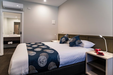 Leumeah Lodge - Tourism Adelaide 2